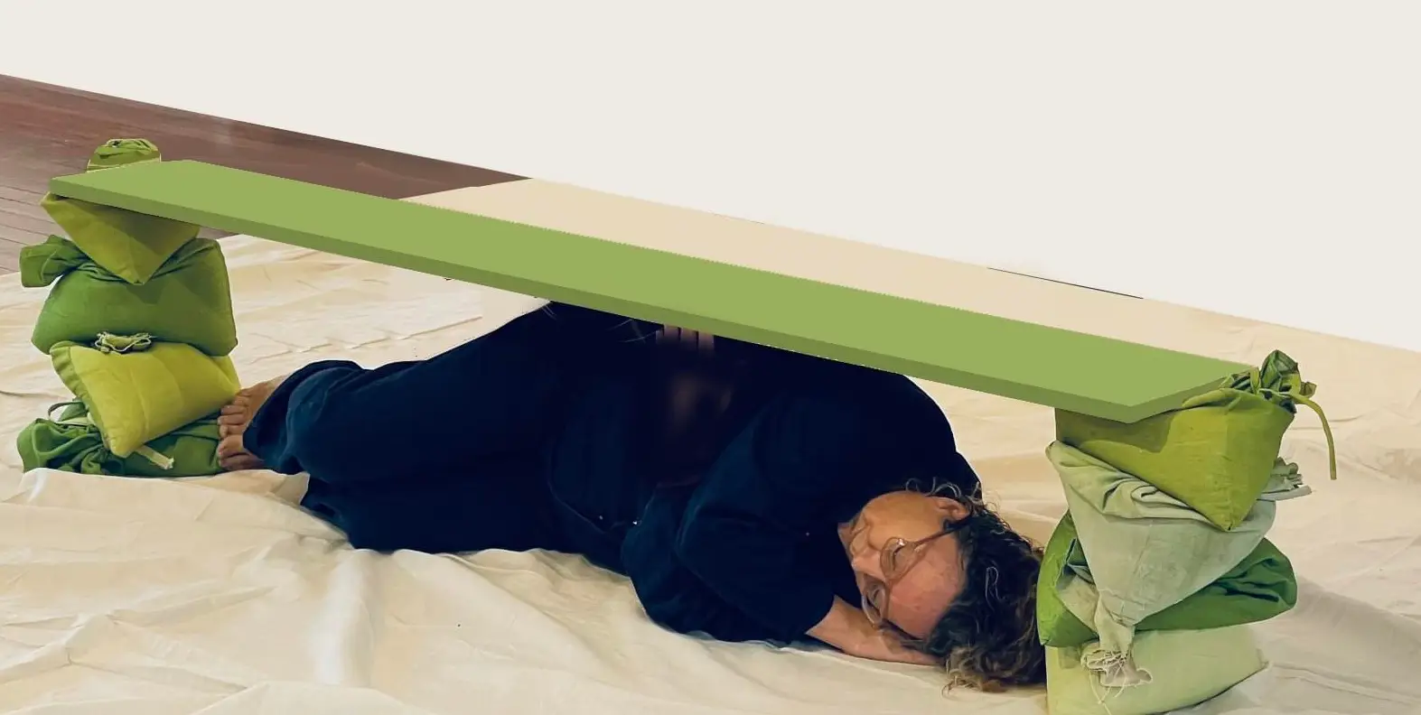 still from Performance The Tide is High  (Edit)